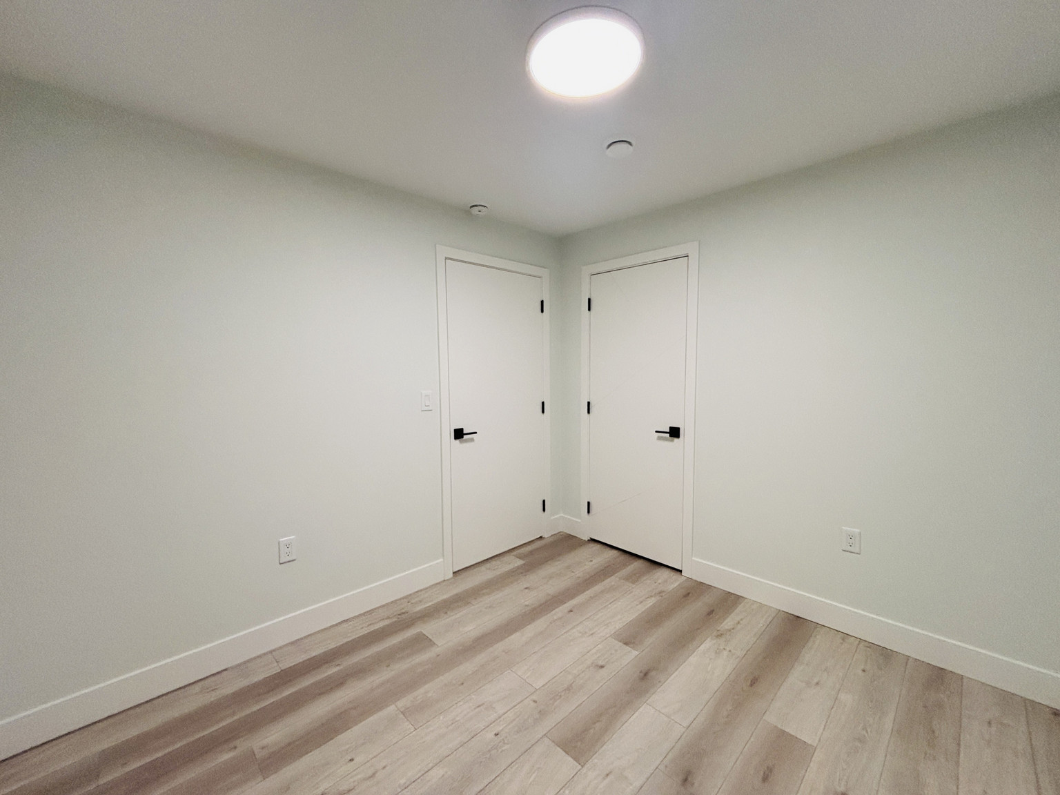 2 - Photo 23