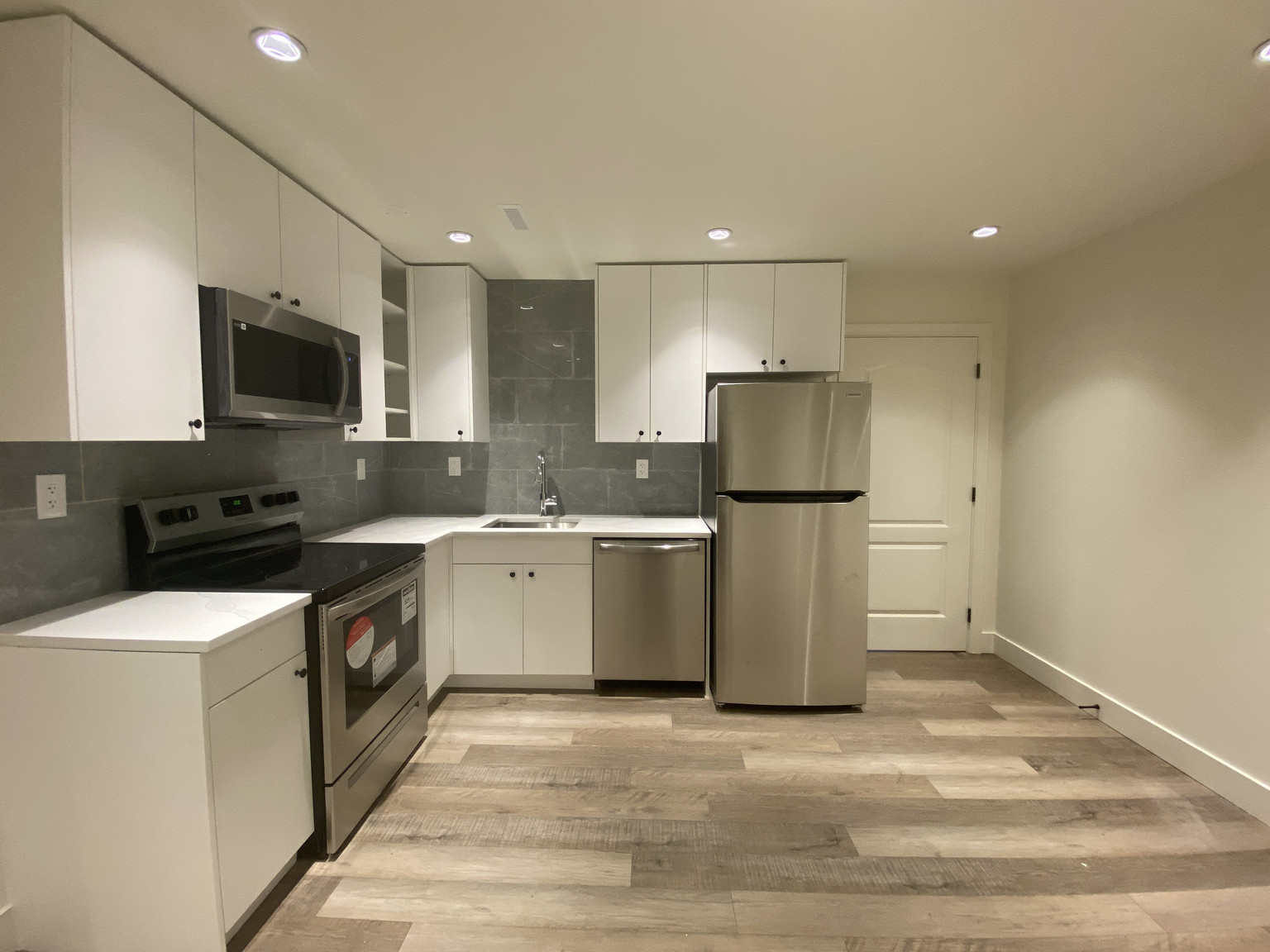 15632 37 AVE - Photo 5