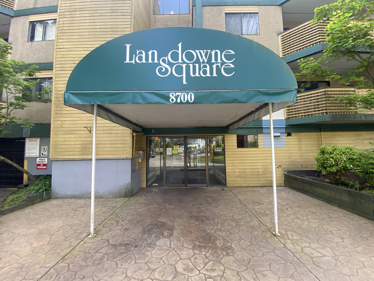 Lansdowne Square - Photo 2