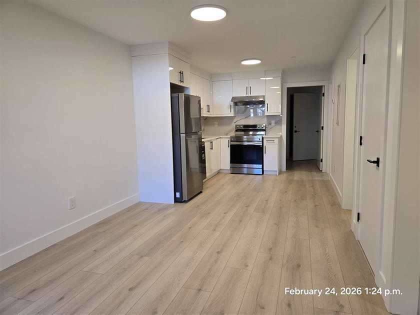 A0069 - 15571 Victoria Avenue - LOWER - Photo 5