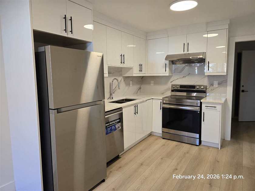 A0069 - 15571 Victoria Avenue - LOWER - Photo 8