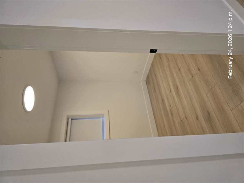 A0069 - 15571 Victoria Avenue - LOWER - Photo 11
