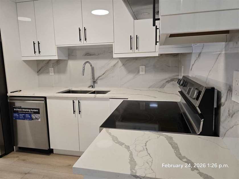 A0069 - 15571 Victoria Avenue - LOWER - Photo 18