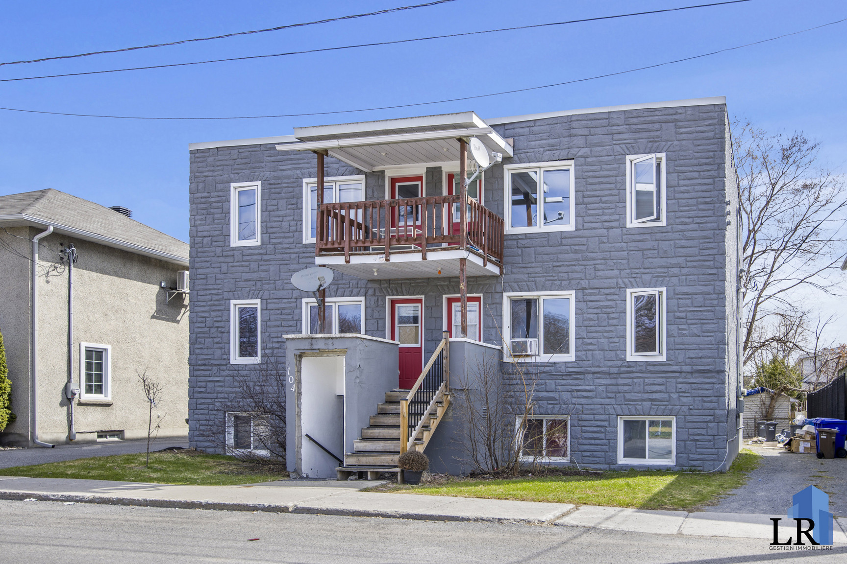 104 Rue East — photo 1