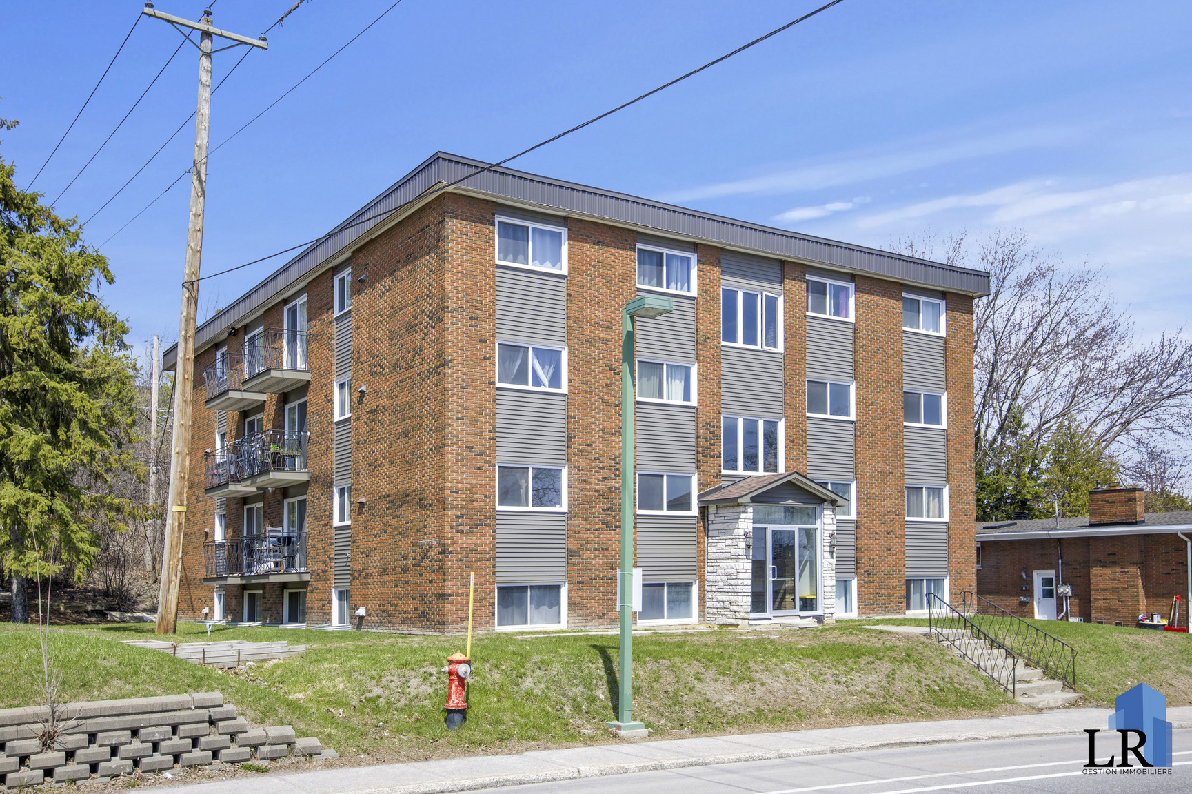 96 Boulevard du Mont-Bleu — photo 1