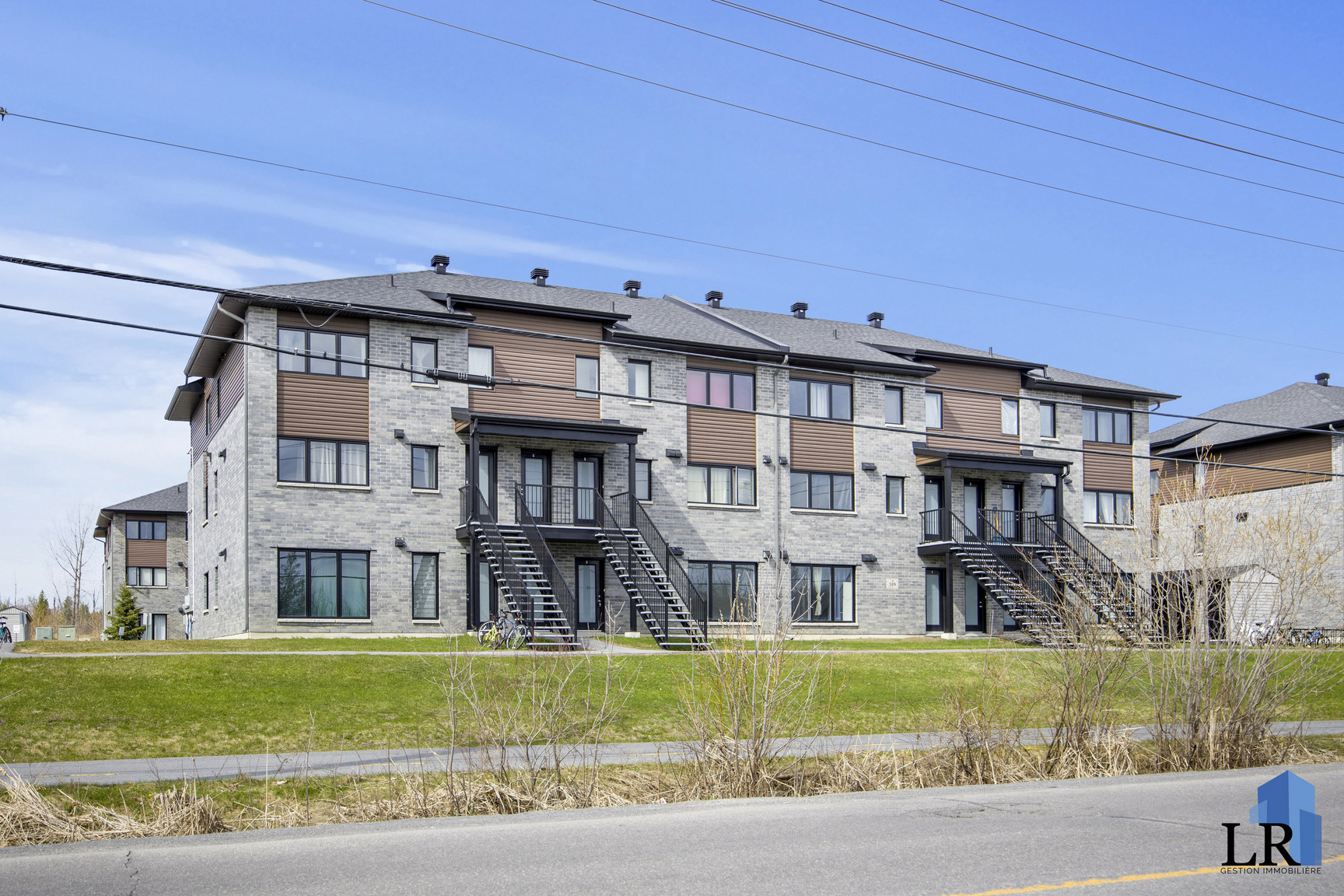 5 ½ - Gatineau — photo 1