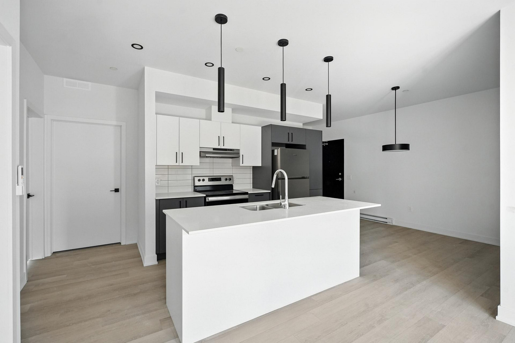 320 Chemin Freeman — photo 2