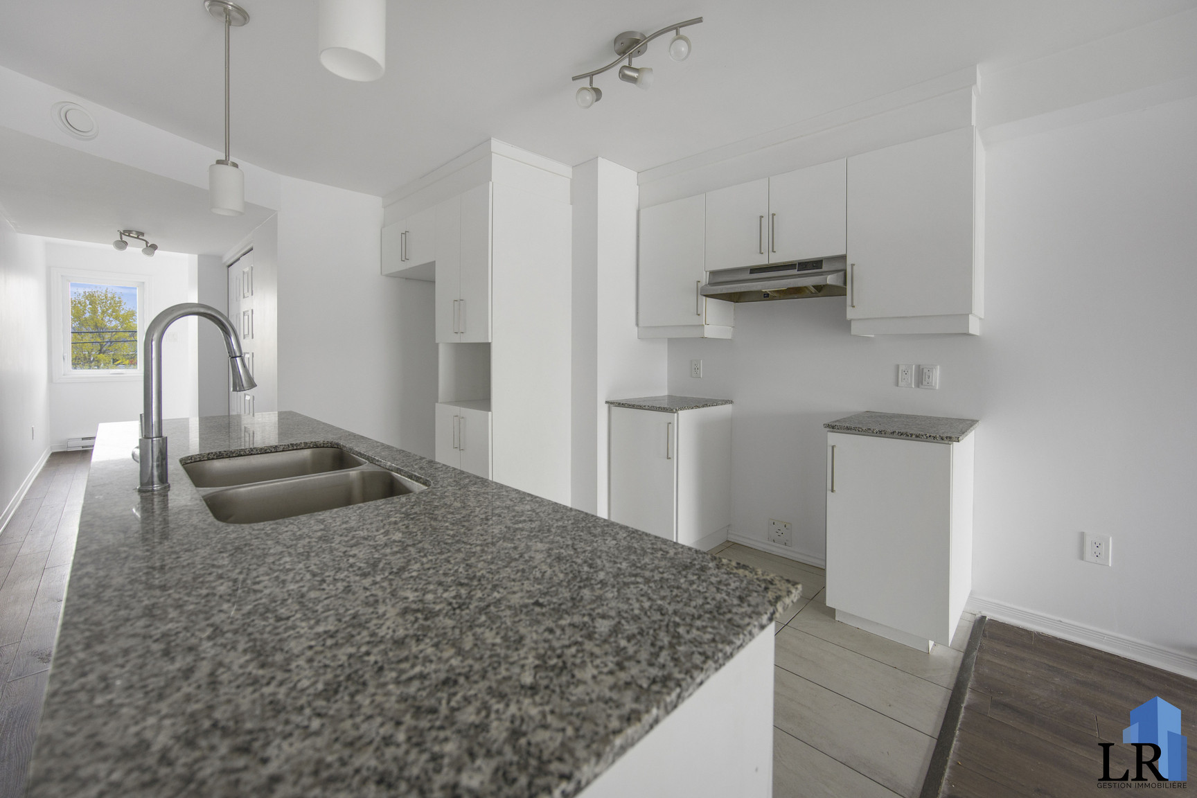 375 Chemin McConnell — photo 3