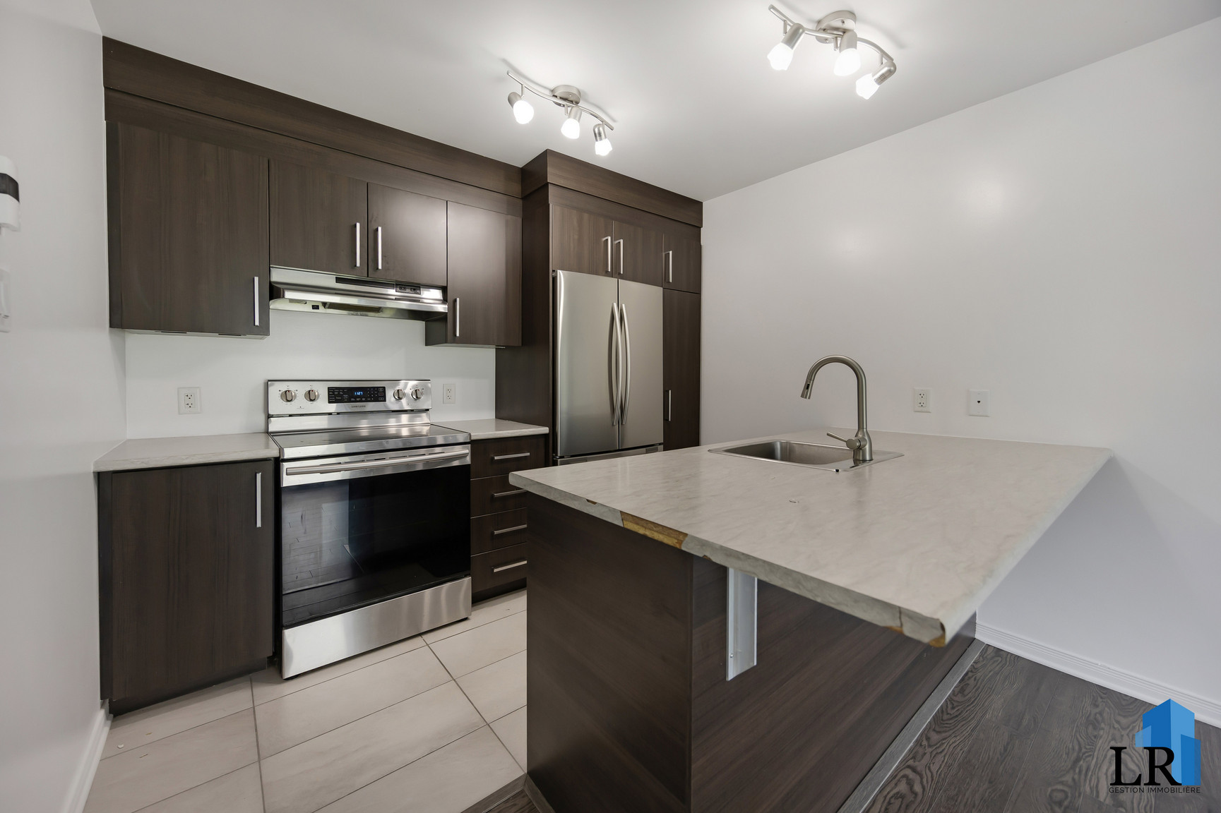 327 Avenue de l'Hippodrome — photo 3