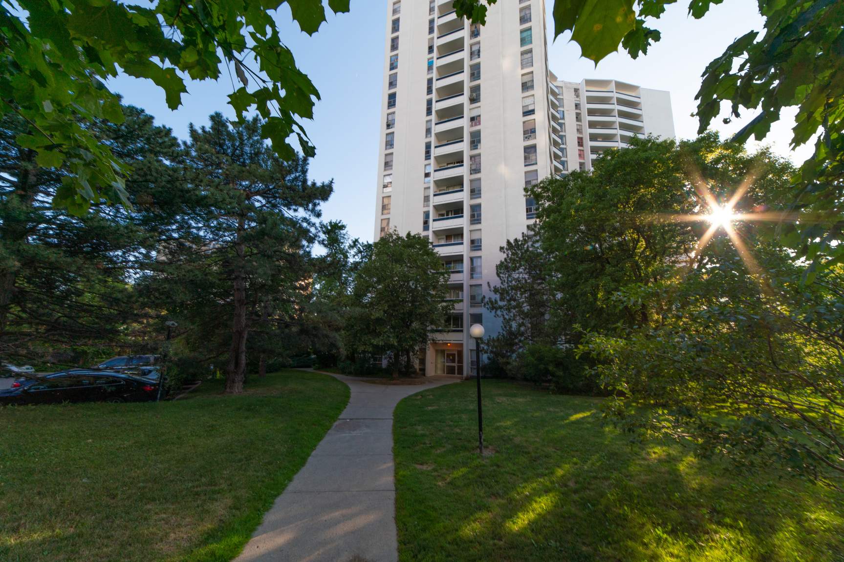 100 Graydon Hall Apartments - Photo 88