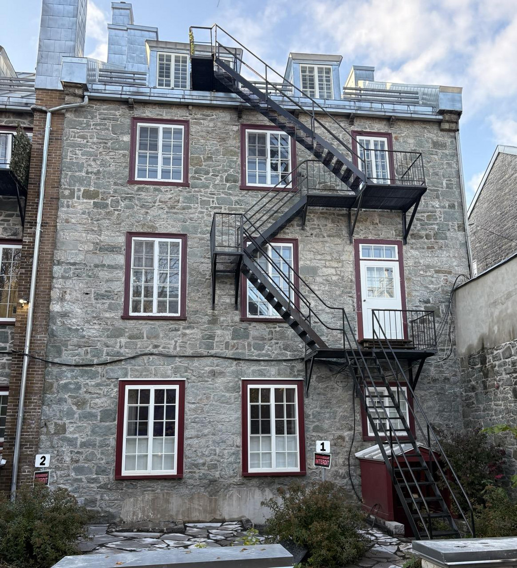 65 Rue Saint-Louis — photo 1