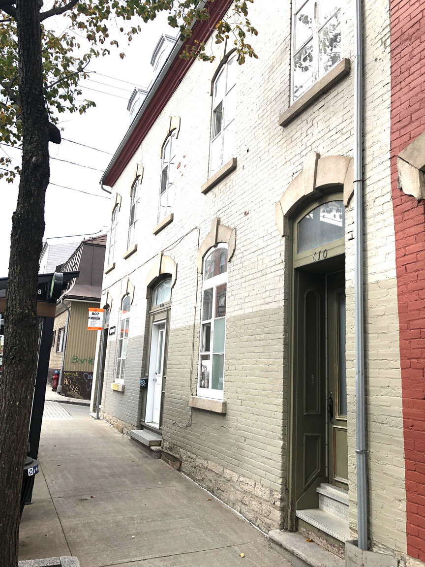 600 Rue D'Aiguillon — photo 3