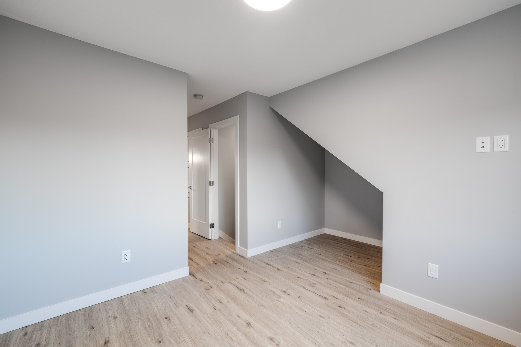 8750 83 Avenue Northwest - Photo 7