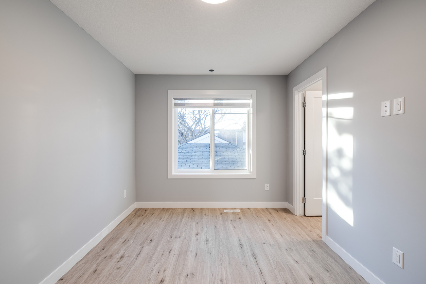 8714 83 Avenue Northwest - Photo 12