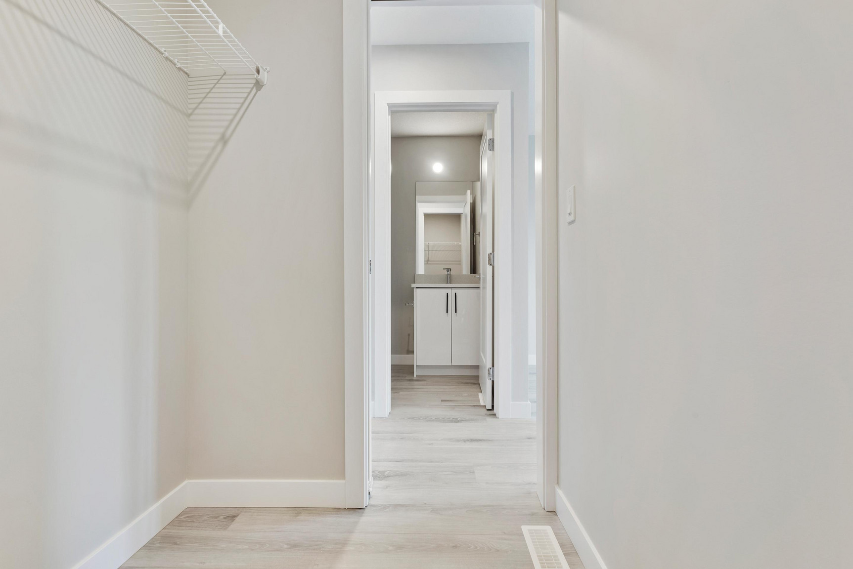 9823 154 Street - Photo 13