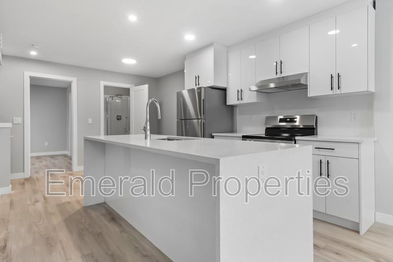 10441 132 St NW - Photo 43