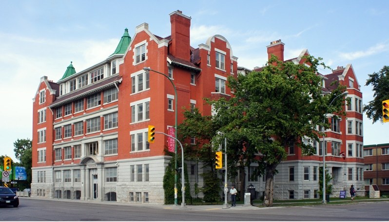 Roslyn Square - Photo 21