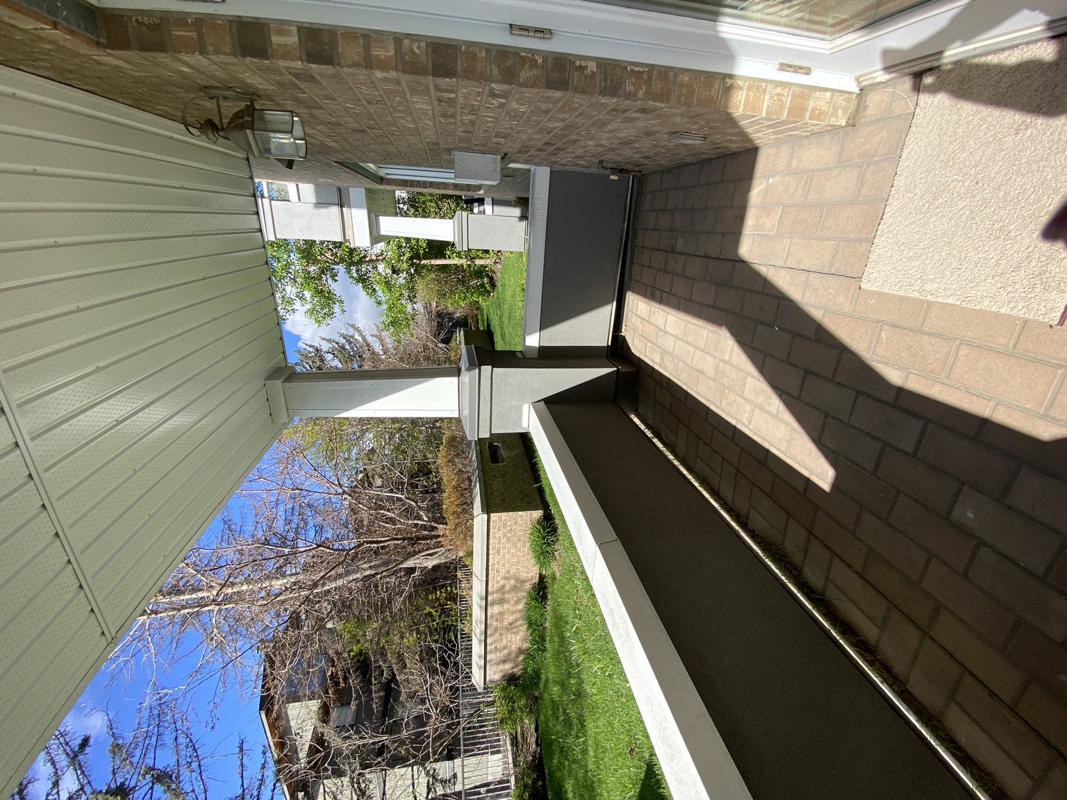 790 Kingsmere Crescent Southwest - Photo 3