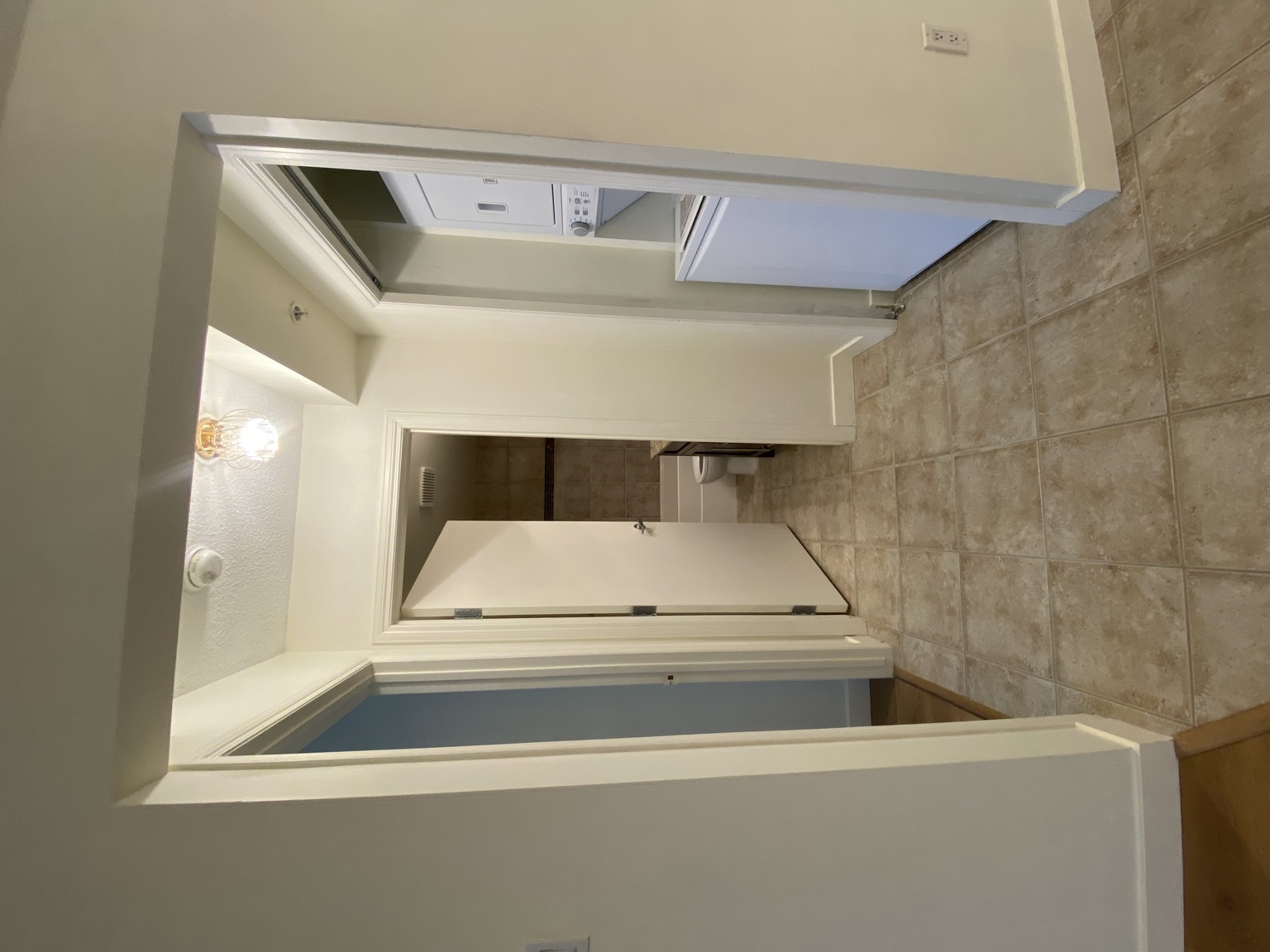 790 Kingsmere Crescent Southwest - Photo 5