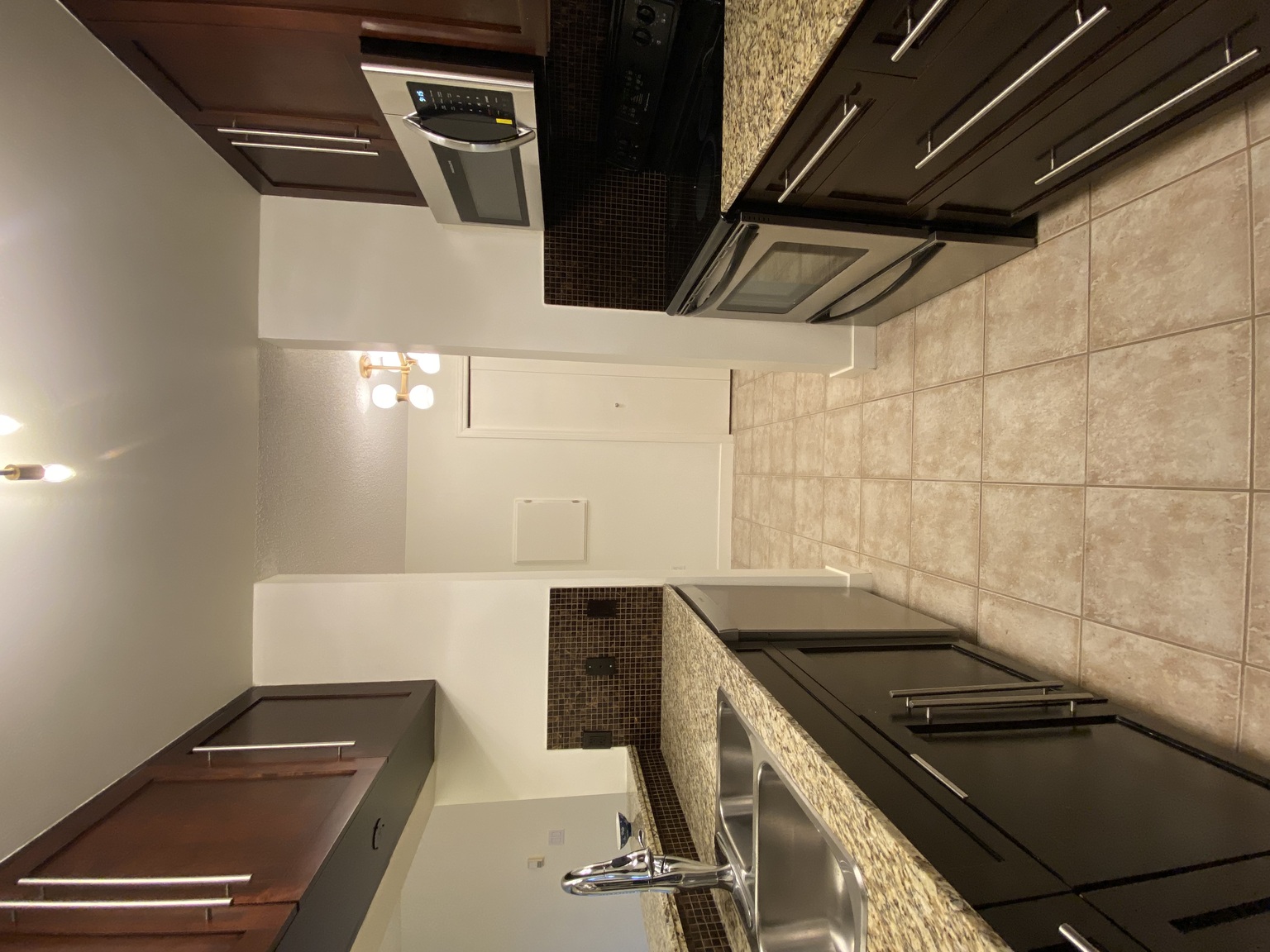 790 Kingsmere Crescent Southwest - Photo 9