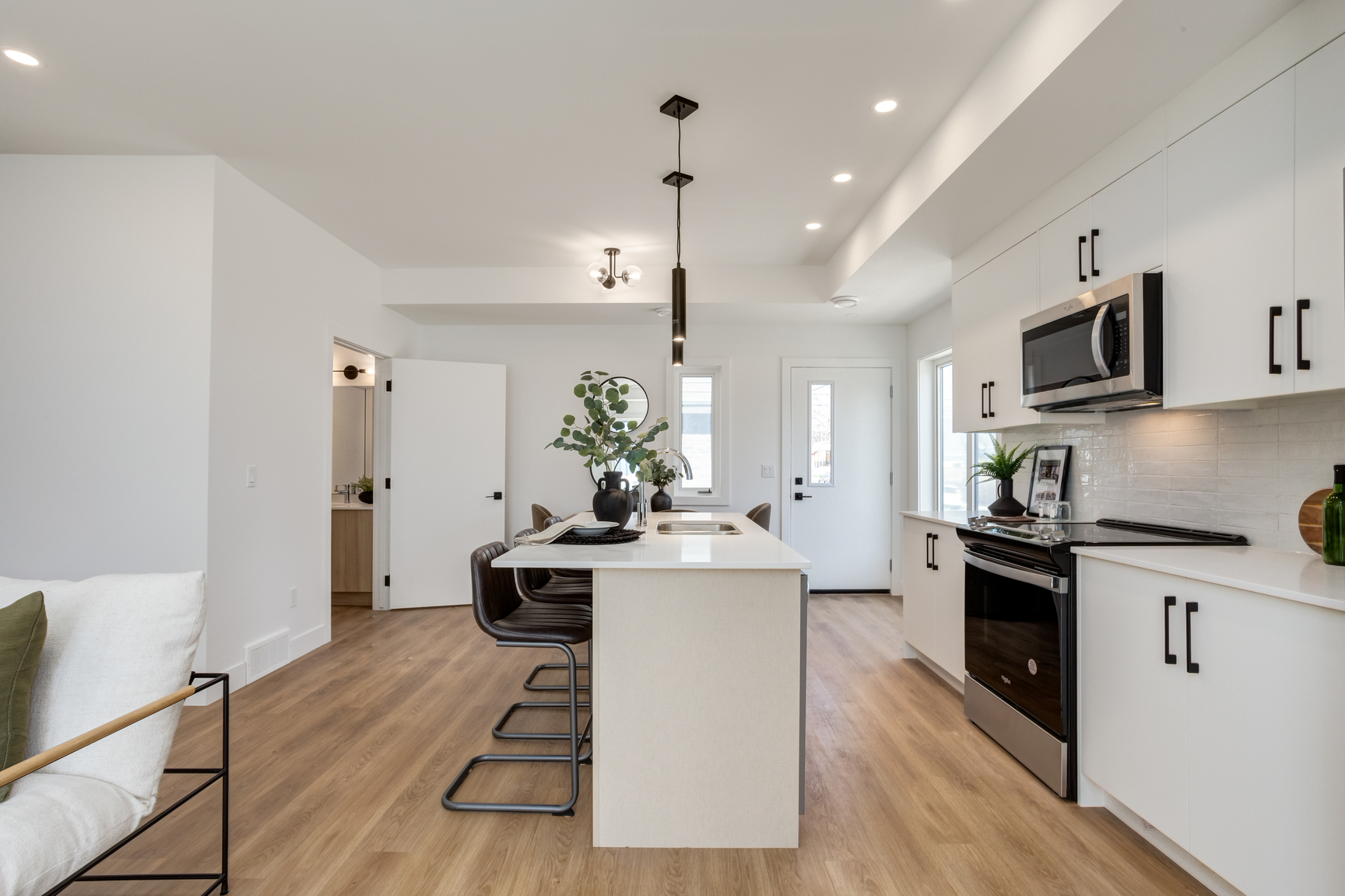2825 17 Street Southwest