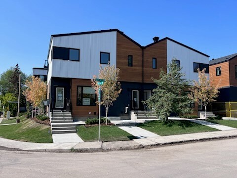 2015 22 Street Southwest