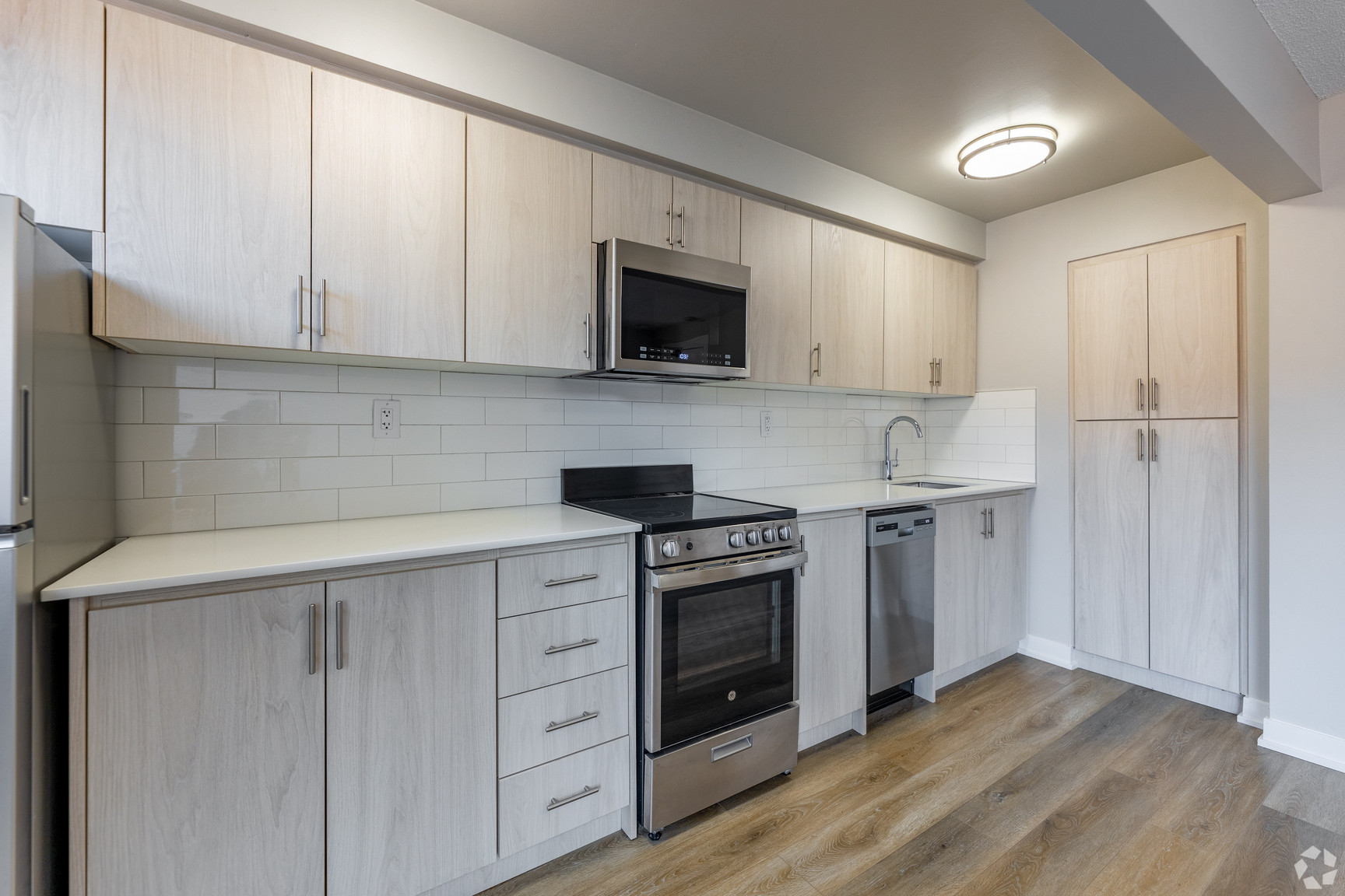 Sherwood Court Apartments - Photo 6