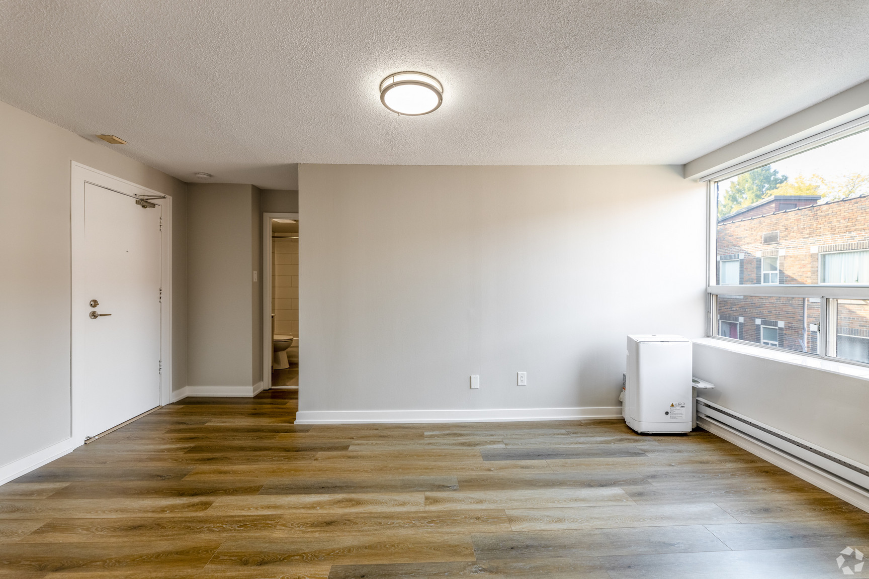 Sherwood Court Apartments - Photo 8