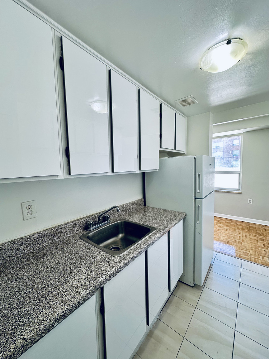 1533-1537 Wilson Avenue - Photo 2