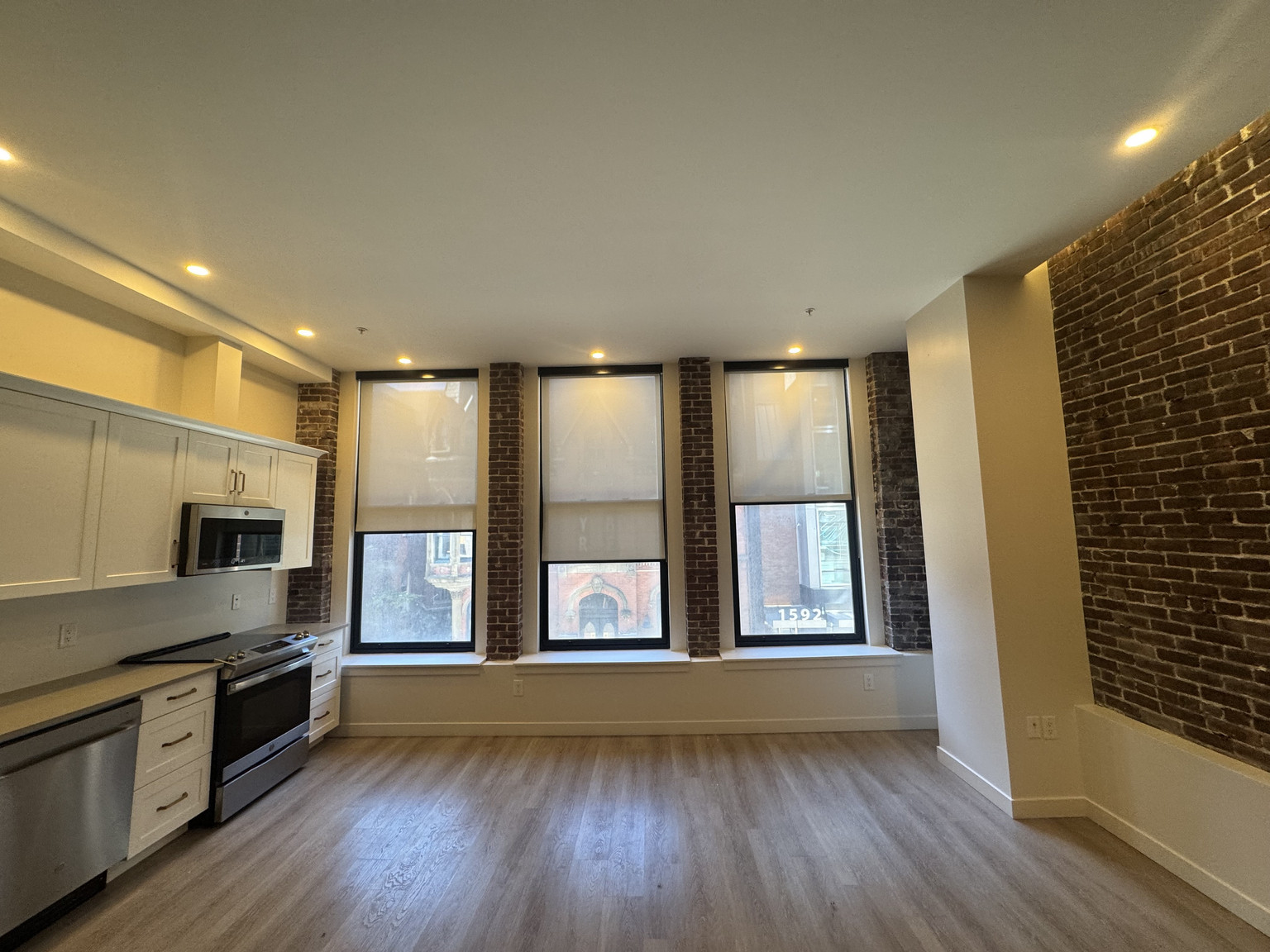 The Green Lantern Apartments - Photo 22