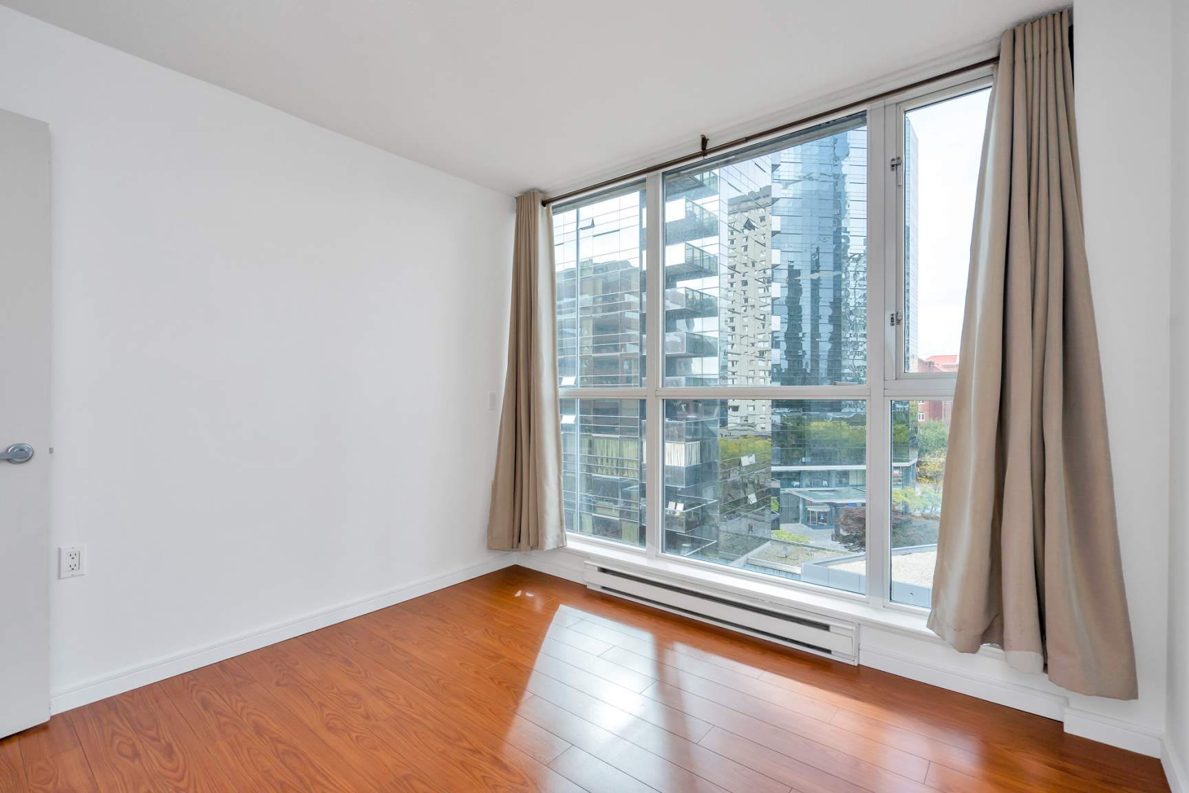 1068 Hornby St - Photo 24