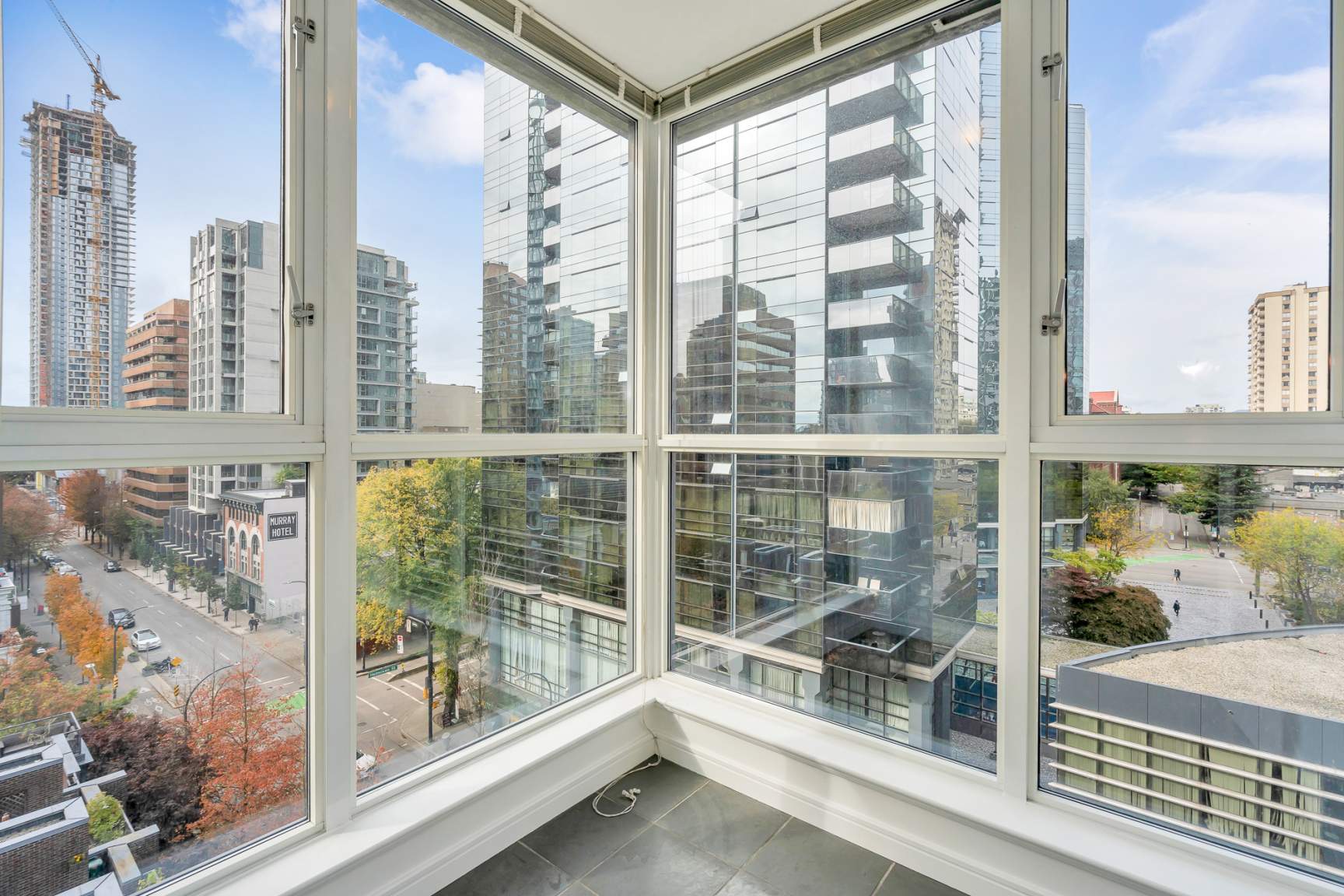 1068 Hornby St - Photo 14