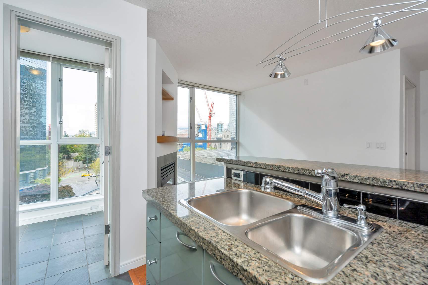 1068 Hornby St - Photo 10