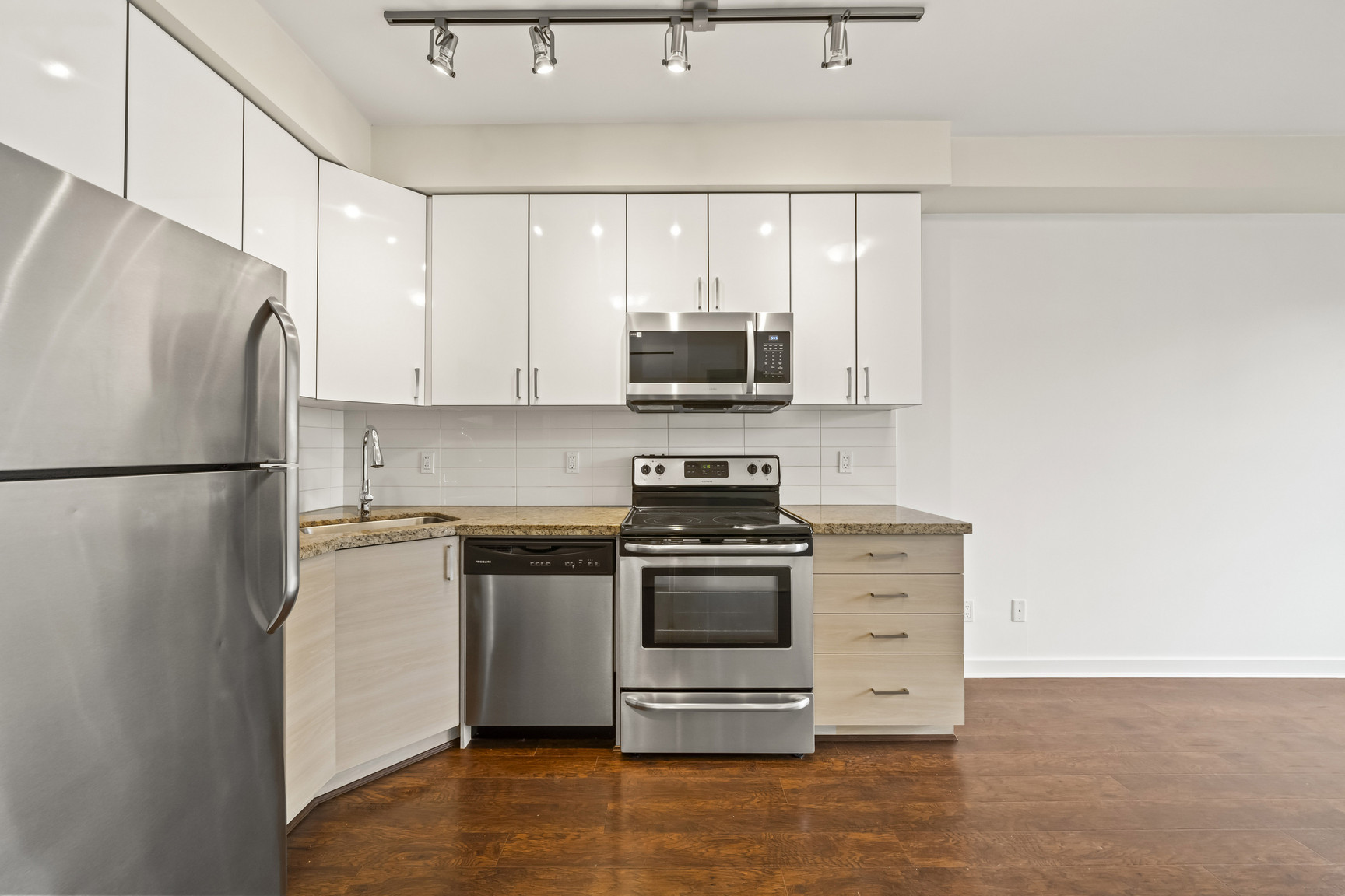 3688 Inverness St - Photo 4