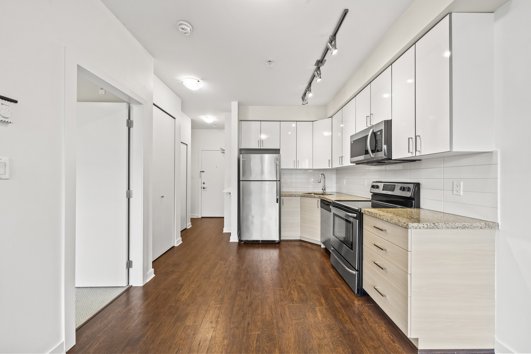 3688 Inverness St - Photo 5