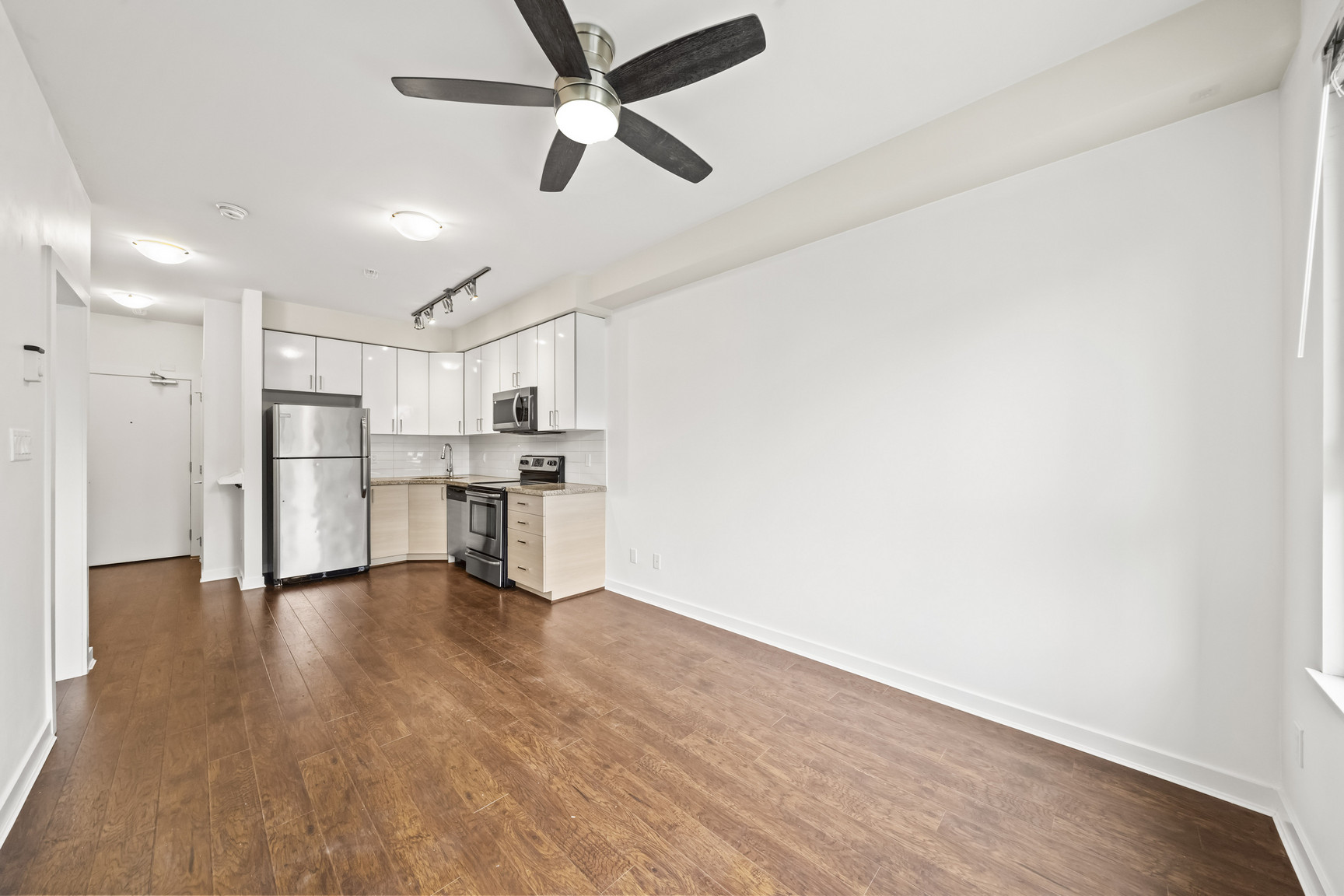 3688 Inverness St - Photo 13
