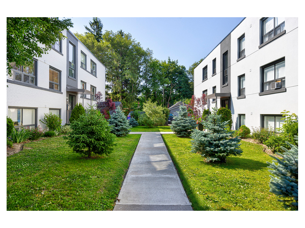 2893 & 2897 St. Clair Ave. E - Photo 11