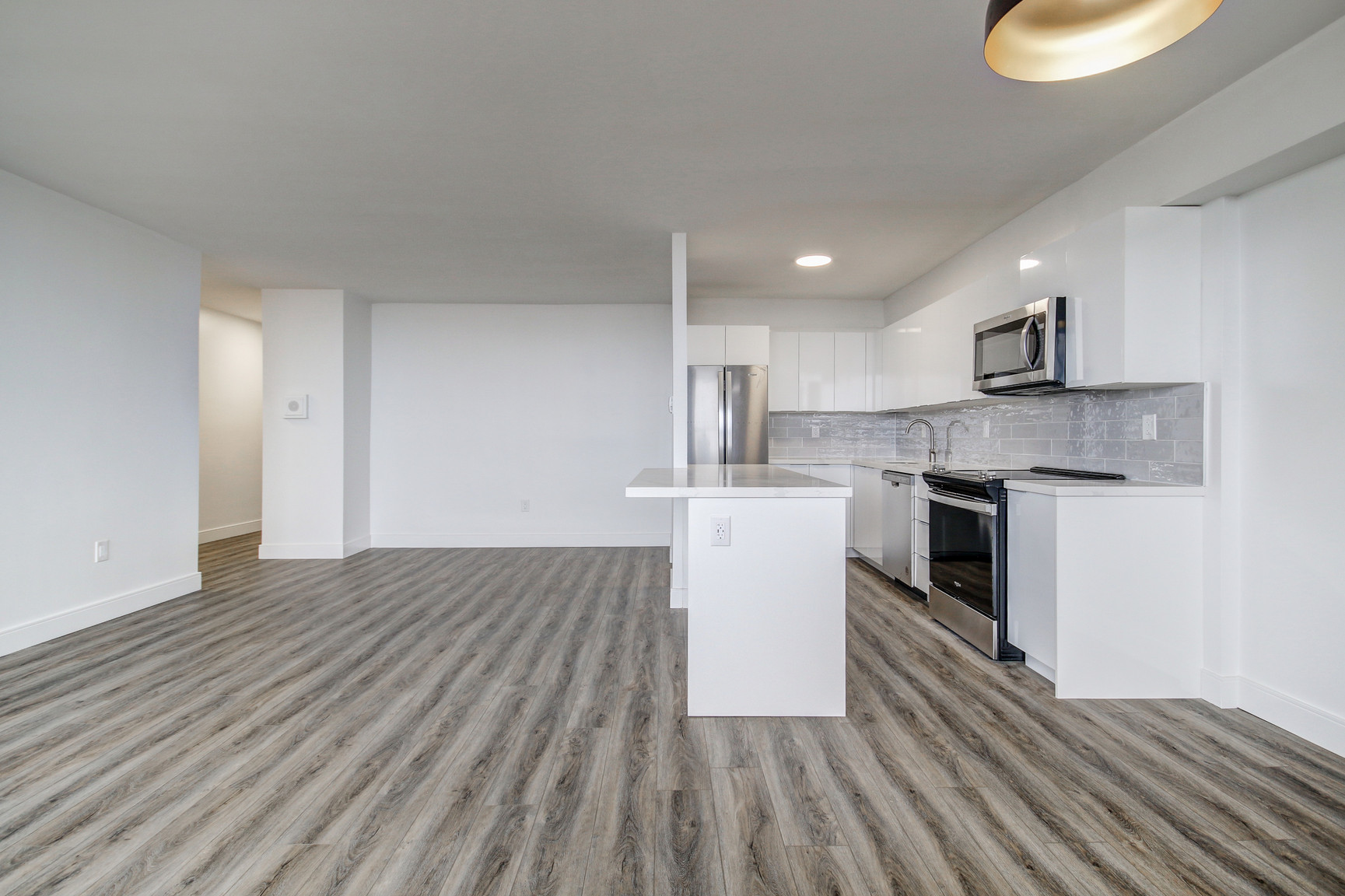 370 Ridelle Ave.