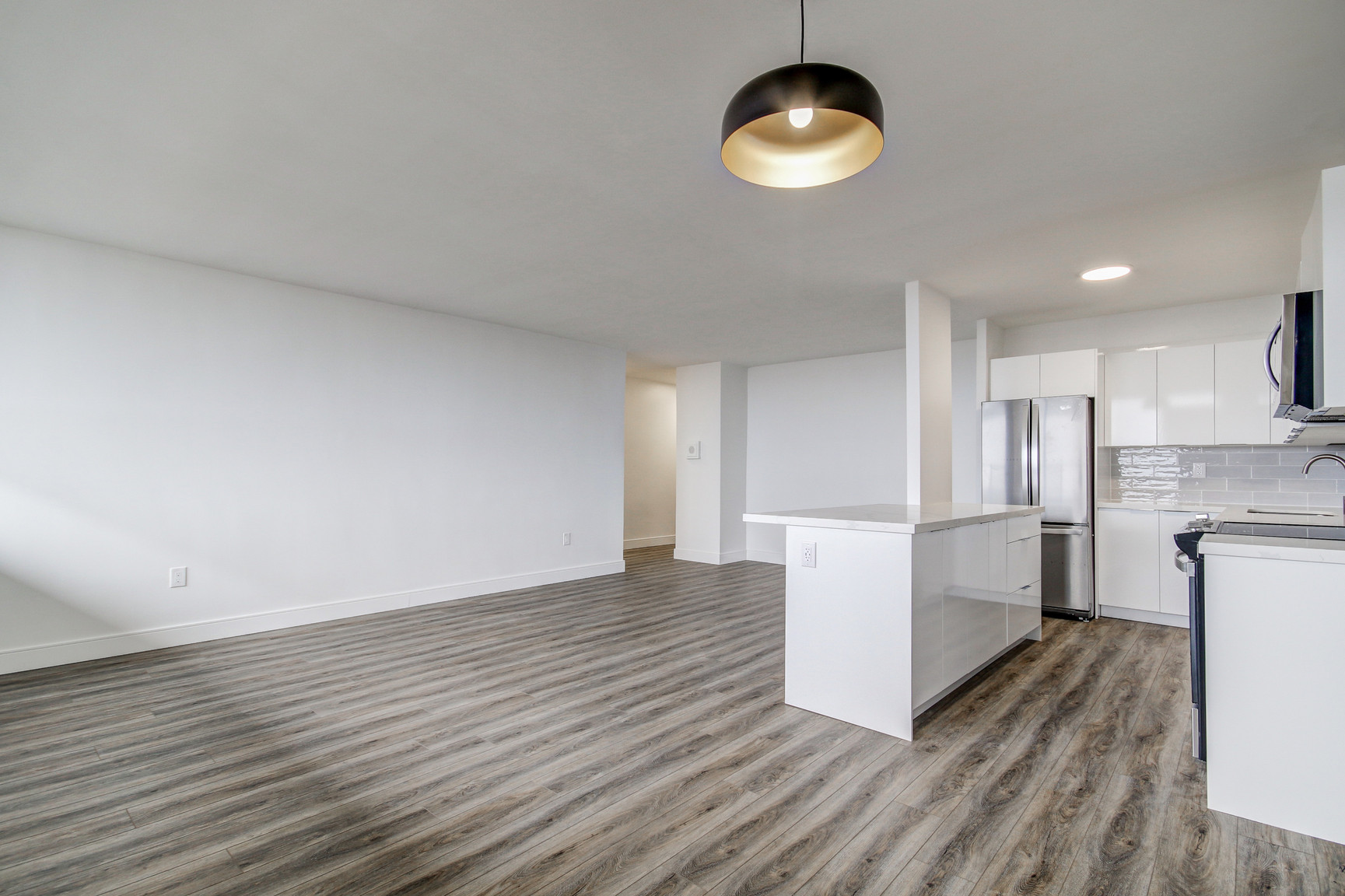 370 Ridelle Ave.