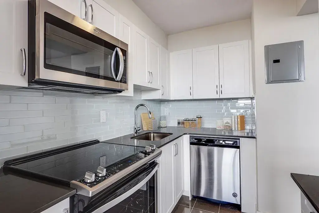 545, 547 & 565 Belmont Ave. W.
