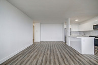 370 Ridelle Ave.