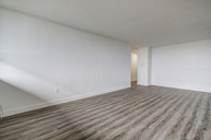 370 Ridelle Ave.