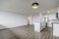370 Ridelle Ave.