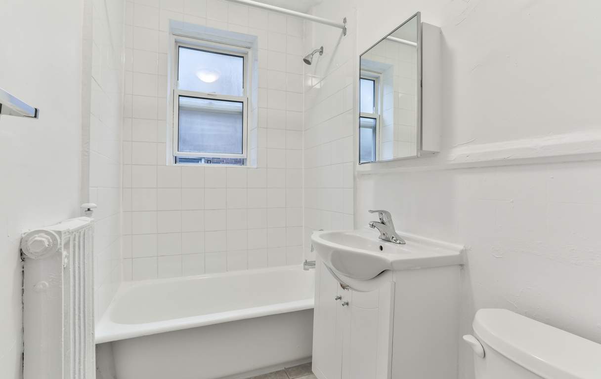 Exclusive rentals in Bathurst and St Clair Greenwin