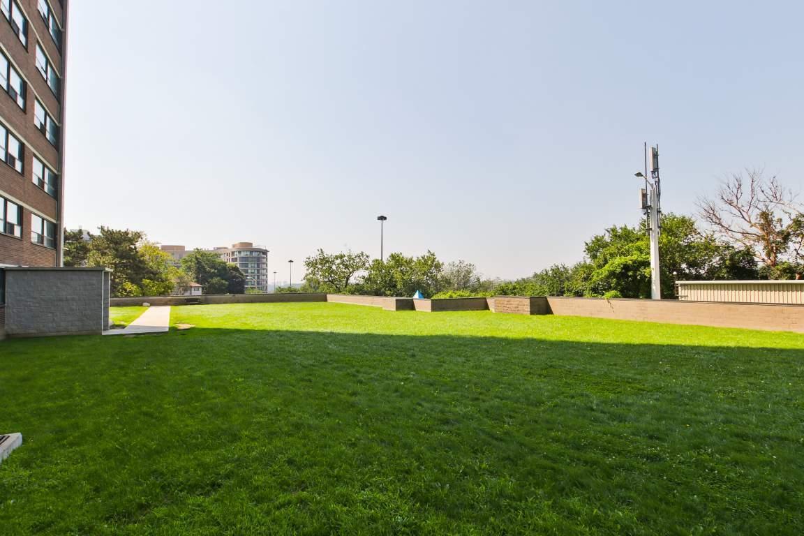 Apartments for rent Valley Woods & York Mills Rd. Greenwin