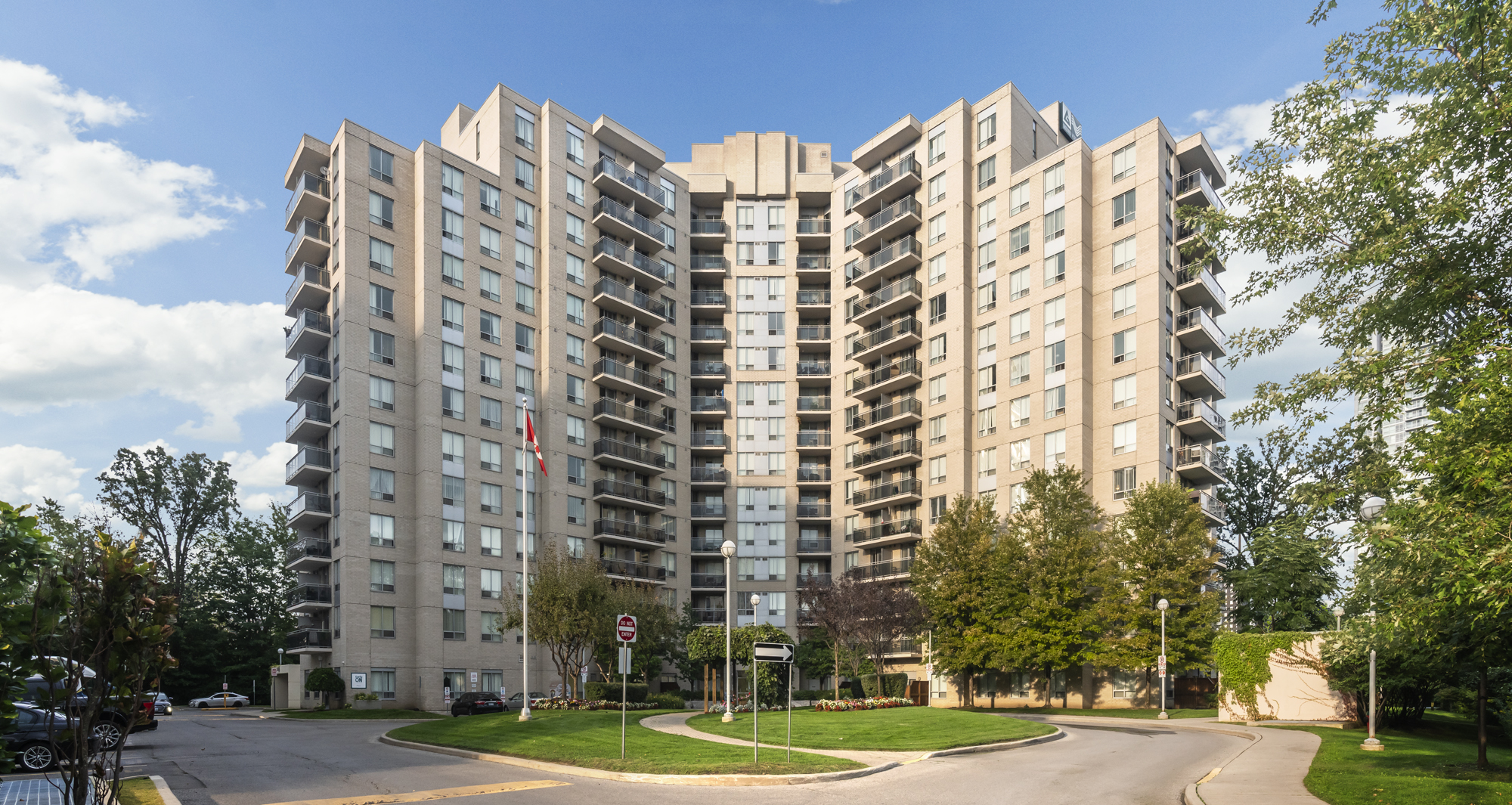 121 Parkway Forest Drive, Toronto, ON M2J 5H4 — photo 1