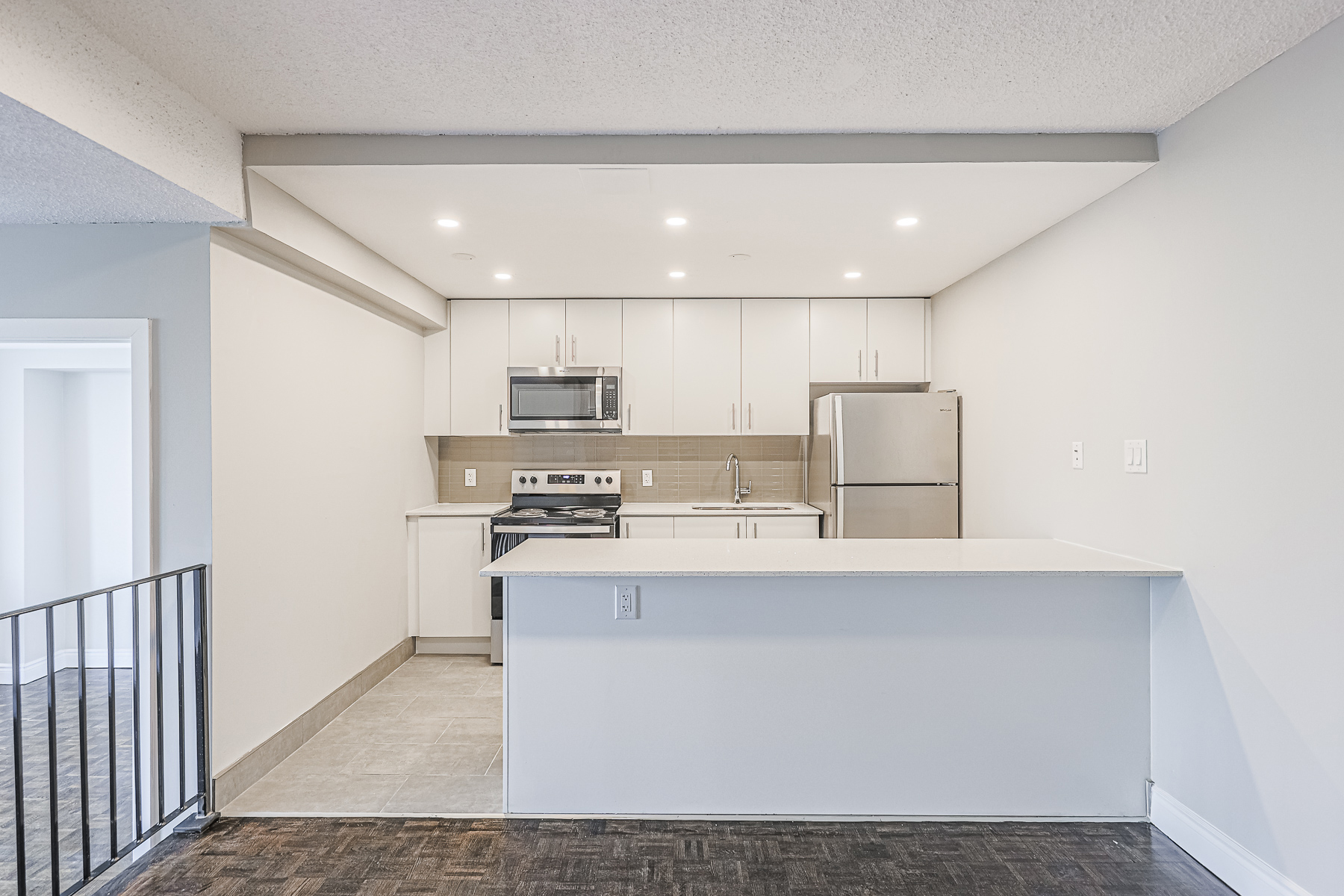 25 San Romanoway, Toronto, ON M3N 2Z1 — photo 2