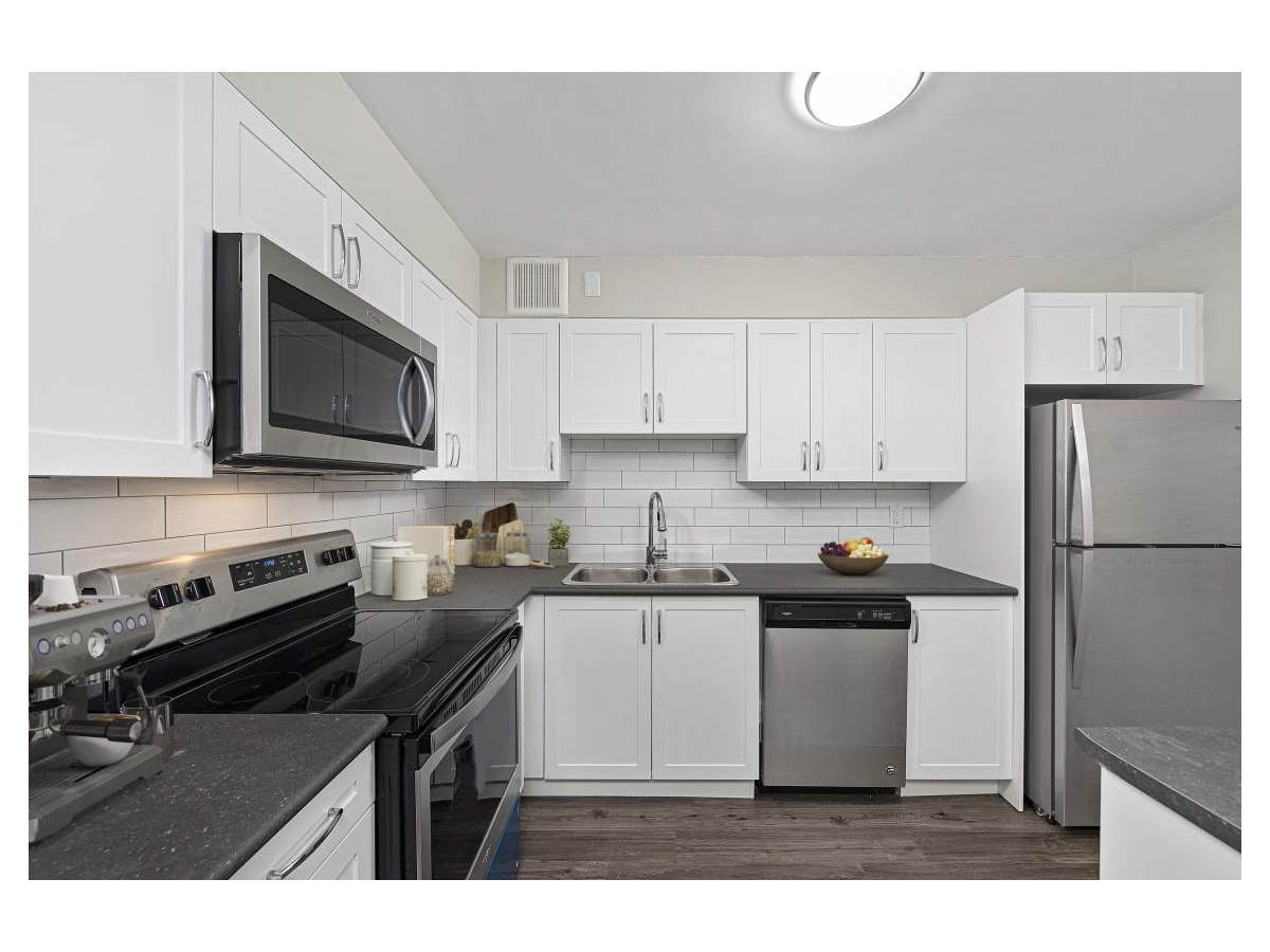 2240 Weston Rd, Toronto, ON M9N 1Y8 — photo 1