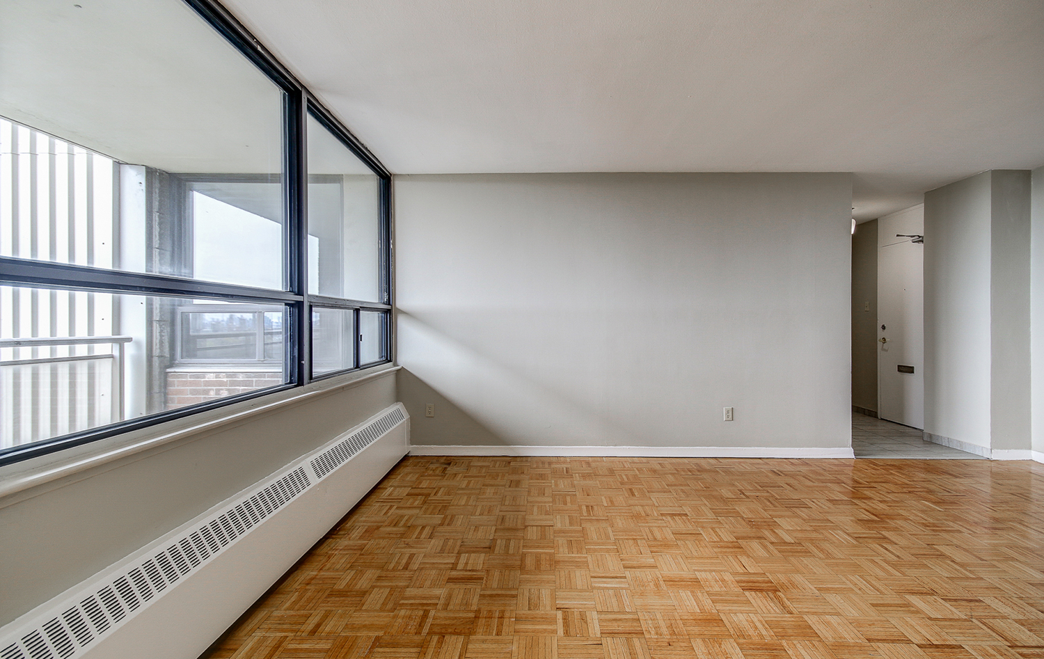 545 The West Mall, Etobicoke, ON M9C 1G6 — photo 2