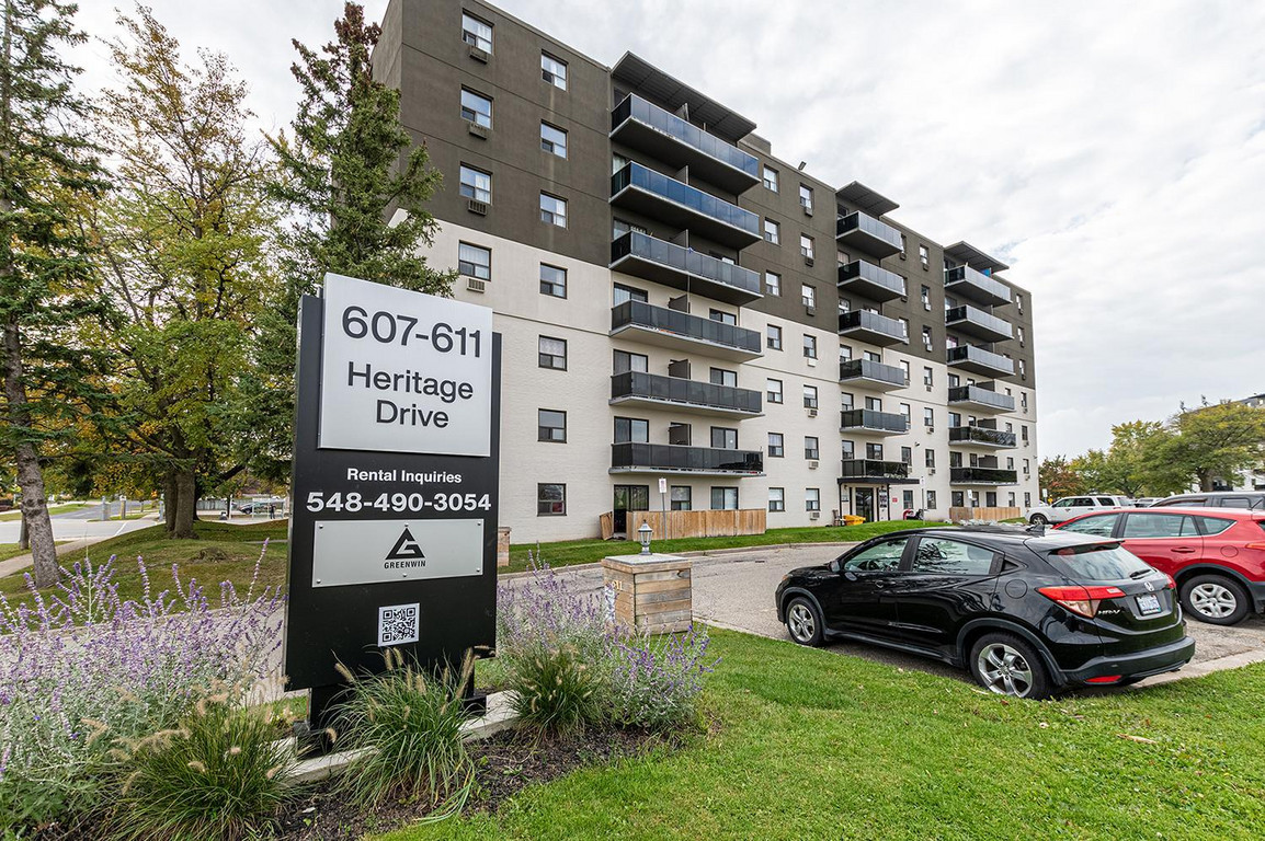 607 & 611 Heritage Drive, Kitchener, ON N2B 3J2 — photo 2